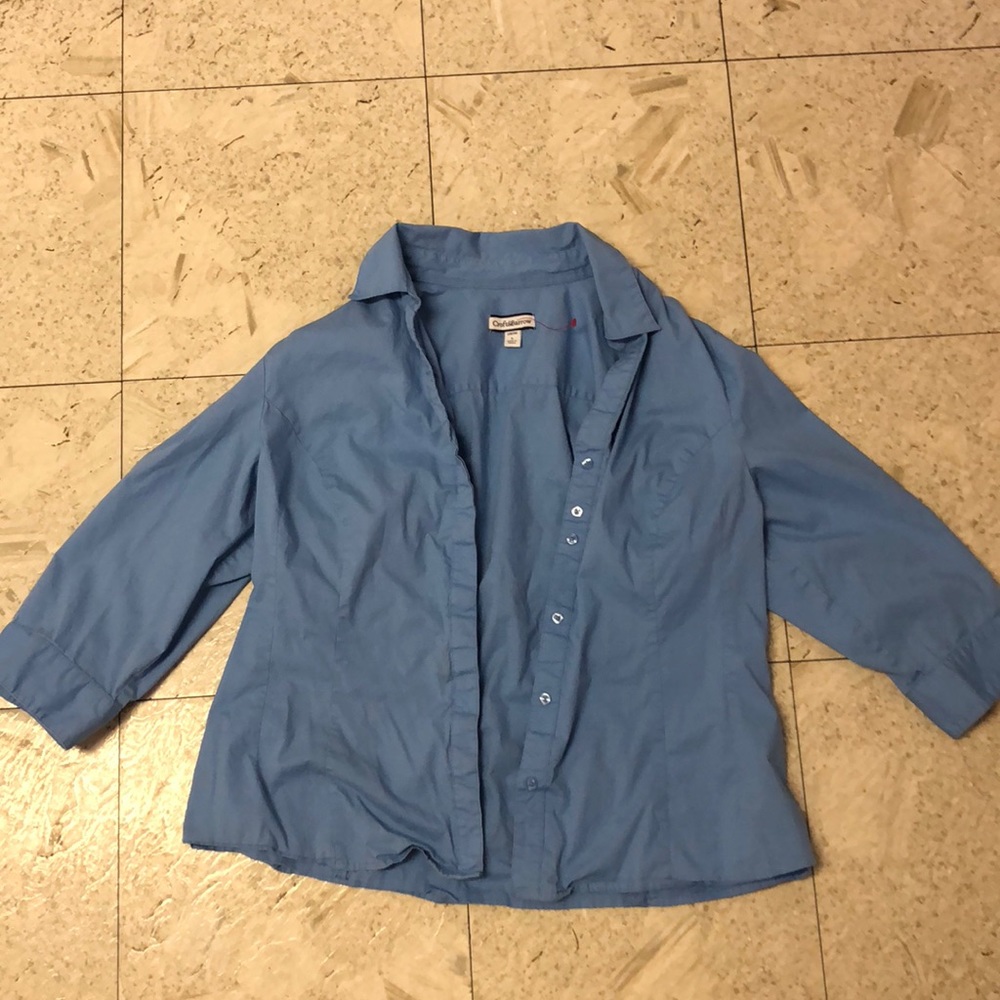 ✨3 for $20✨ NWOT Blue Cotton Button Down